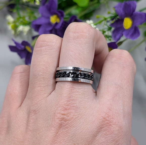 Vintage Black Chain Spinning Fidget Ring Size 8 - Picture 3 of 4